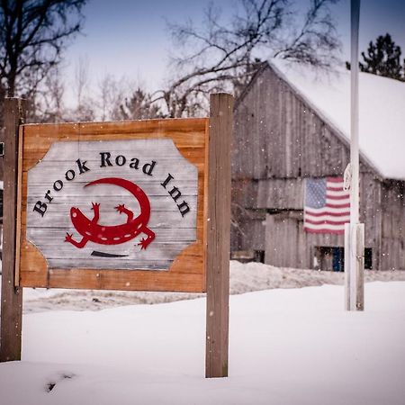 Brook Road Inn Goshen ภายนอก รูปภาพ