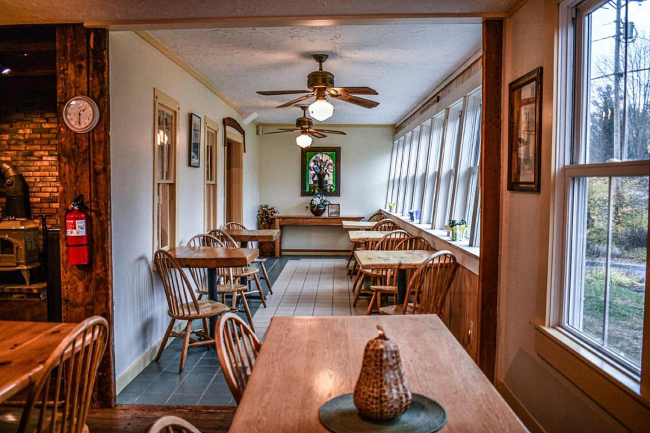 Brook Road Inn Goshen ภายนอก รูปภาพ