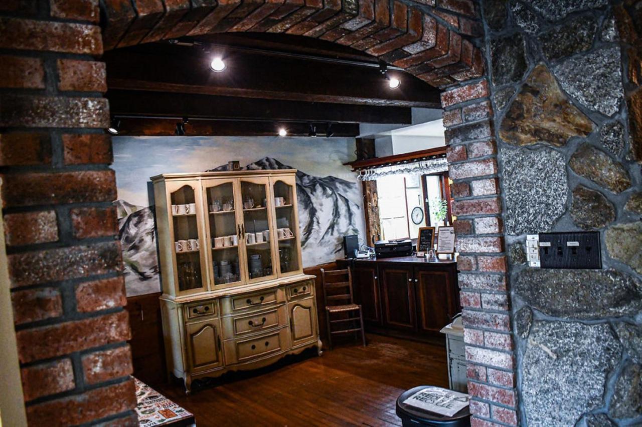 Brook Road Inn Goshen ภายนอก รูปภาพ