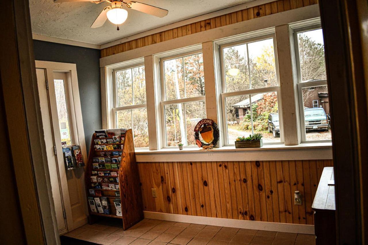 Brook Road Inn Goshen ภายนอก รูปภาพ