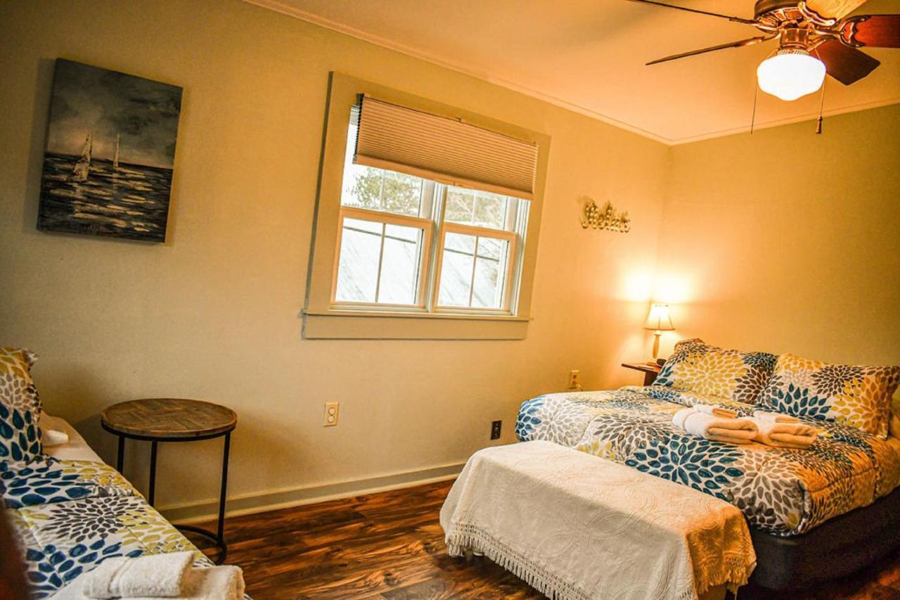 Brook Road Inn Goshen ภายนอก รูปภาพ